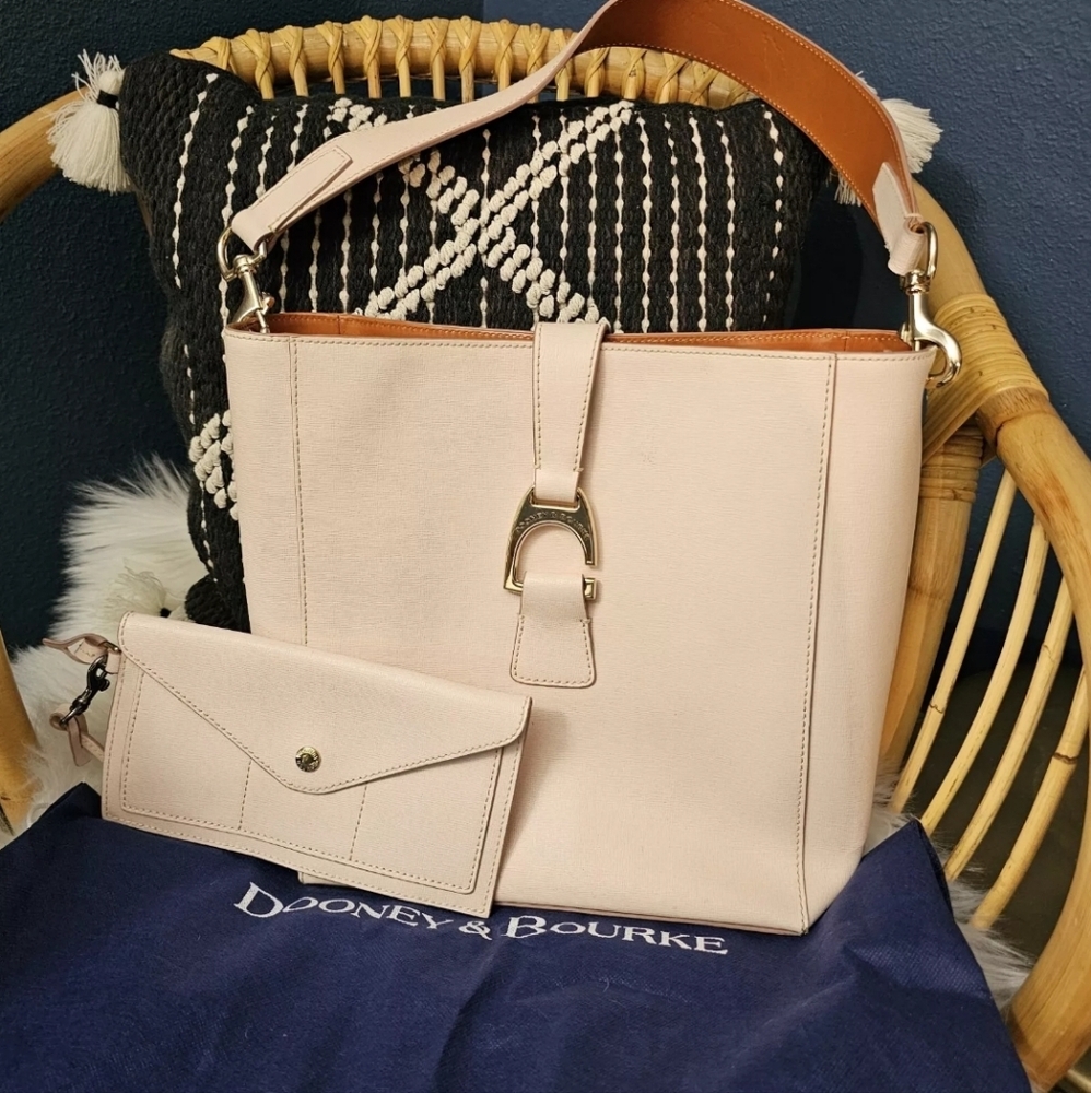 (d) Dooney & Bourke • Ashby Purse (no wristlet)